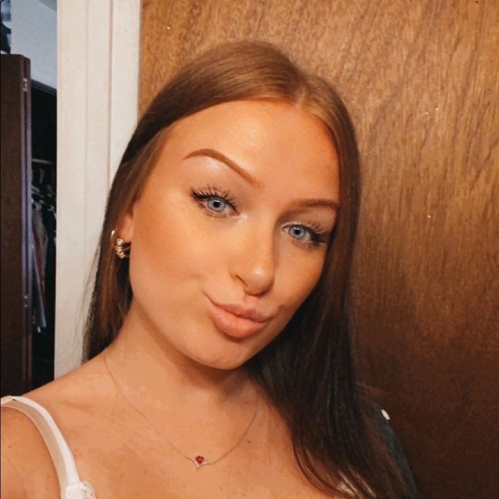 Meet your Posher, Kaleigh